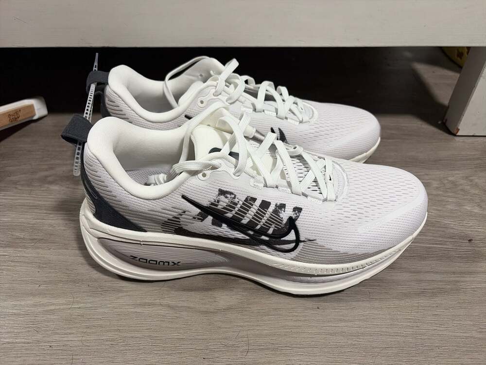Nike Air Zoom Vomero 18 White Black "RUN" Graphic Running Shoes - Picture 2 of 9